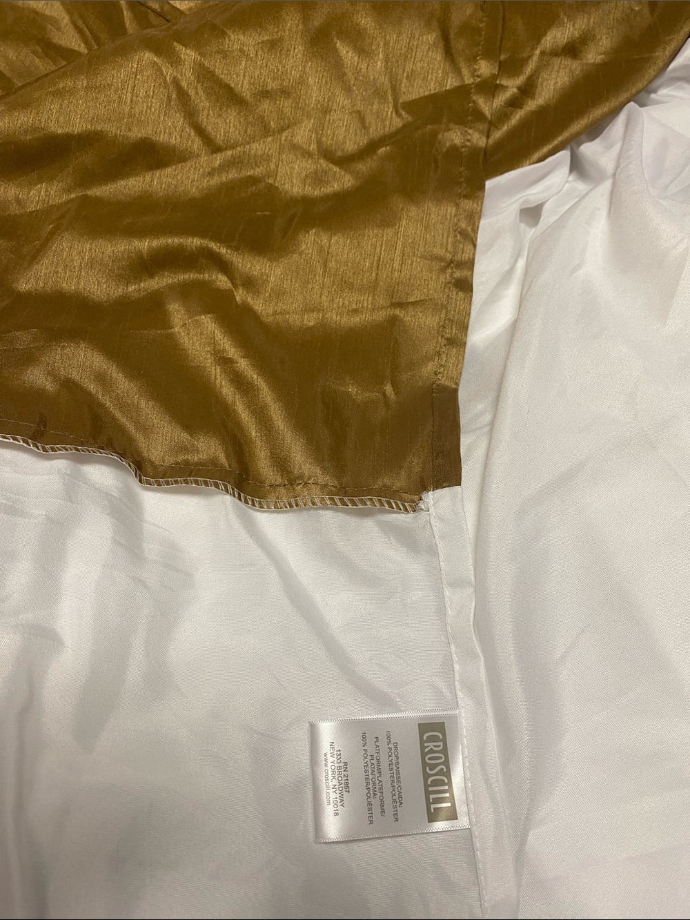 NWOT Croscill Gold Tone Bed Skirt
